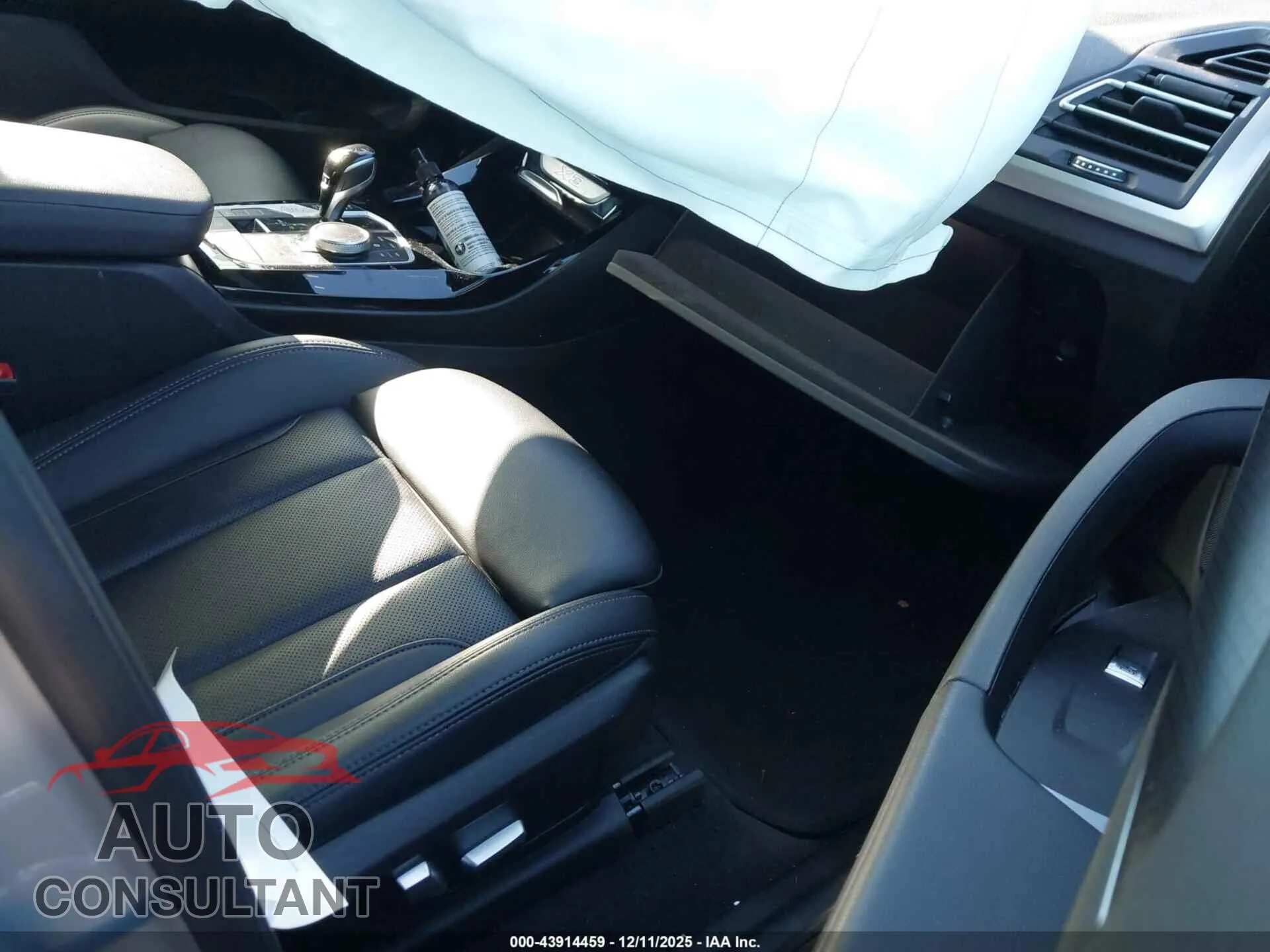 2022 BMW X3 Damaged VIN 5UX53DP07N9J09101 – interior seats