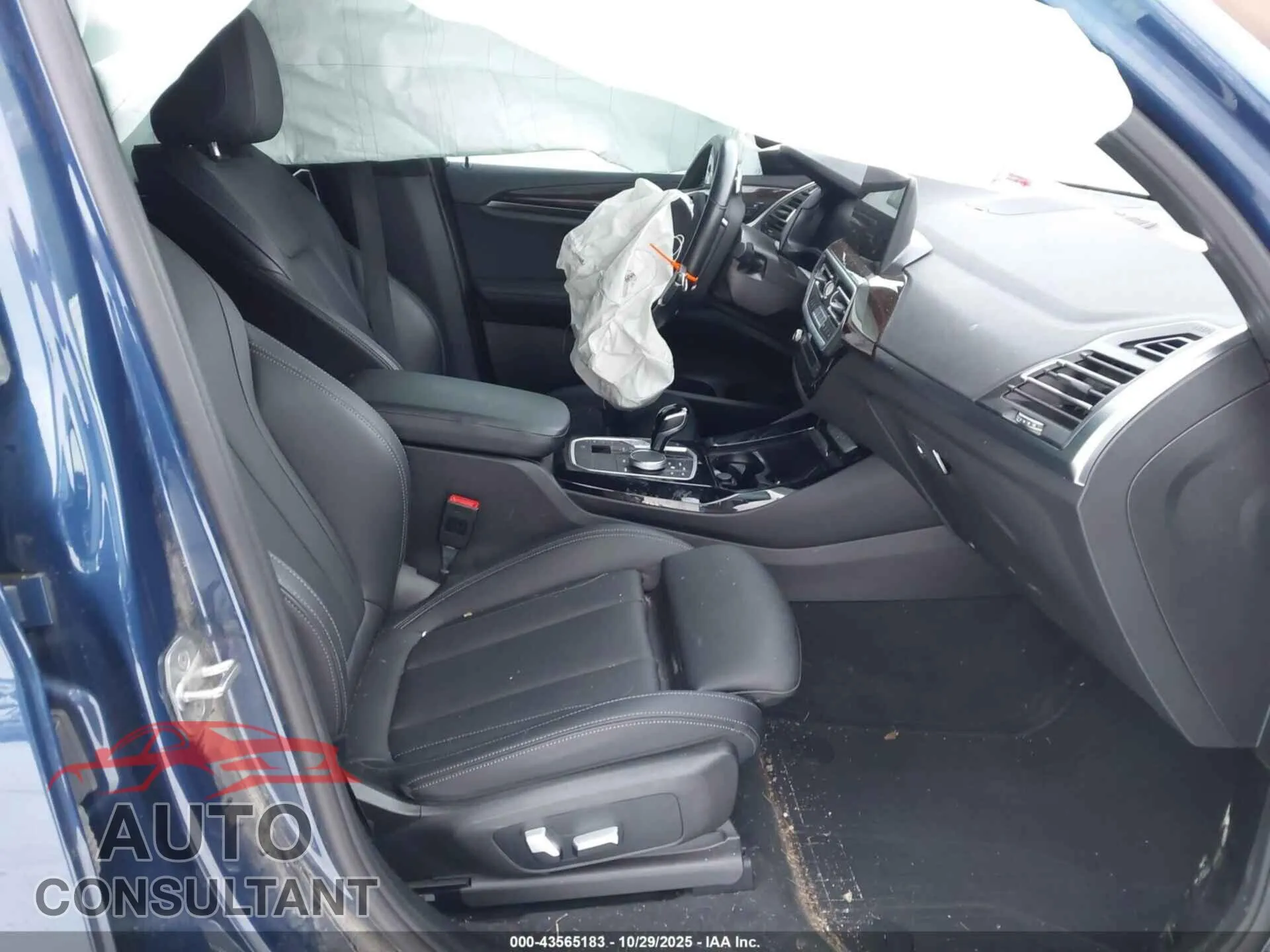 2022 BMW X3 Damaged VIN 5UX53DP07N9L16667 – interior seats 2022 BMW X3 Damaged VIN 5UX53DP07N9L16667 – interior seats