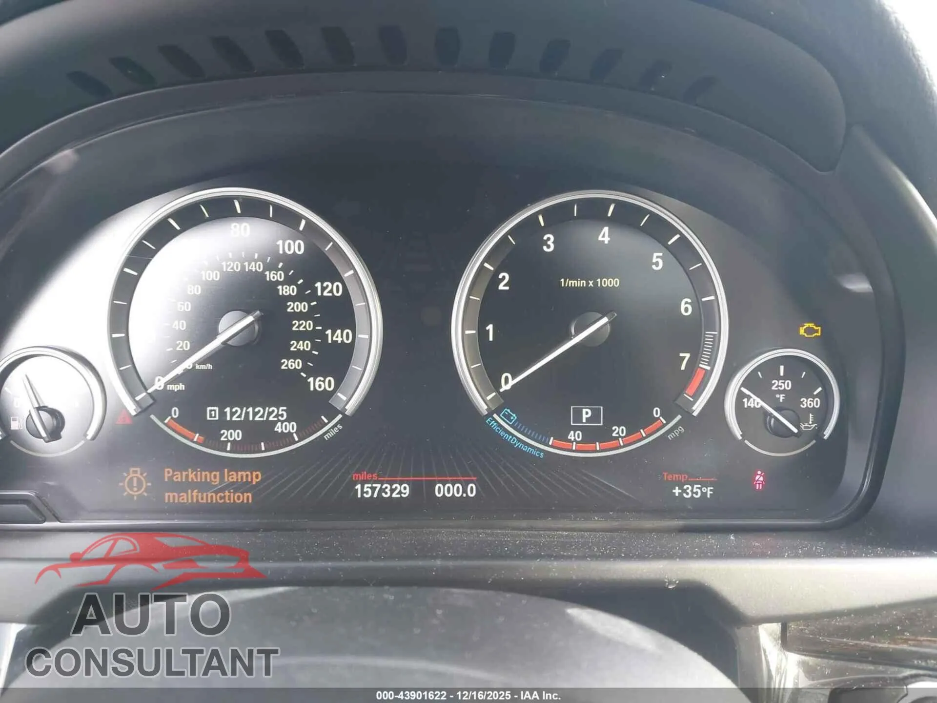 2014 BMW X5 Damaged VIN 5UXKR0C52E0K45006 – exterior detail