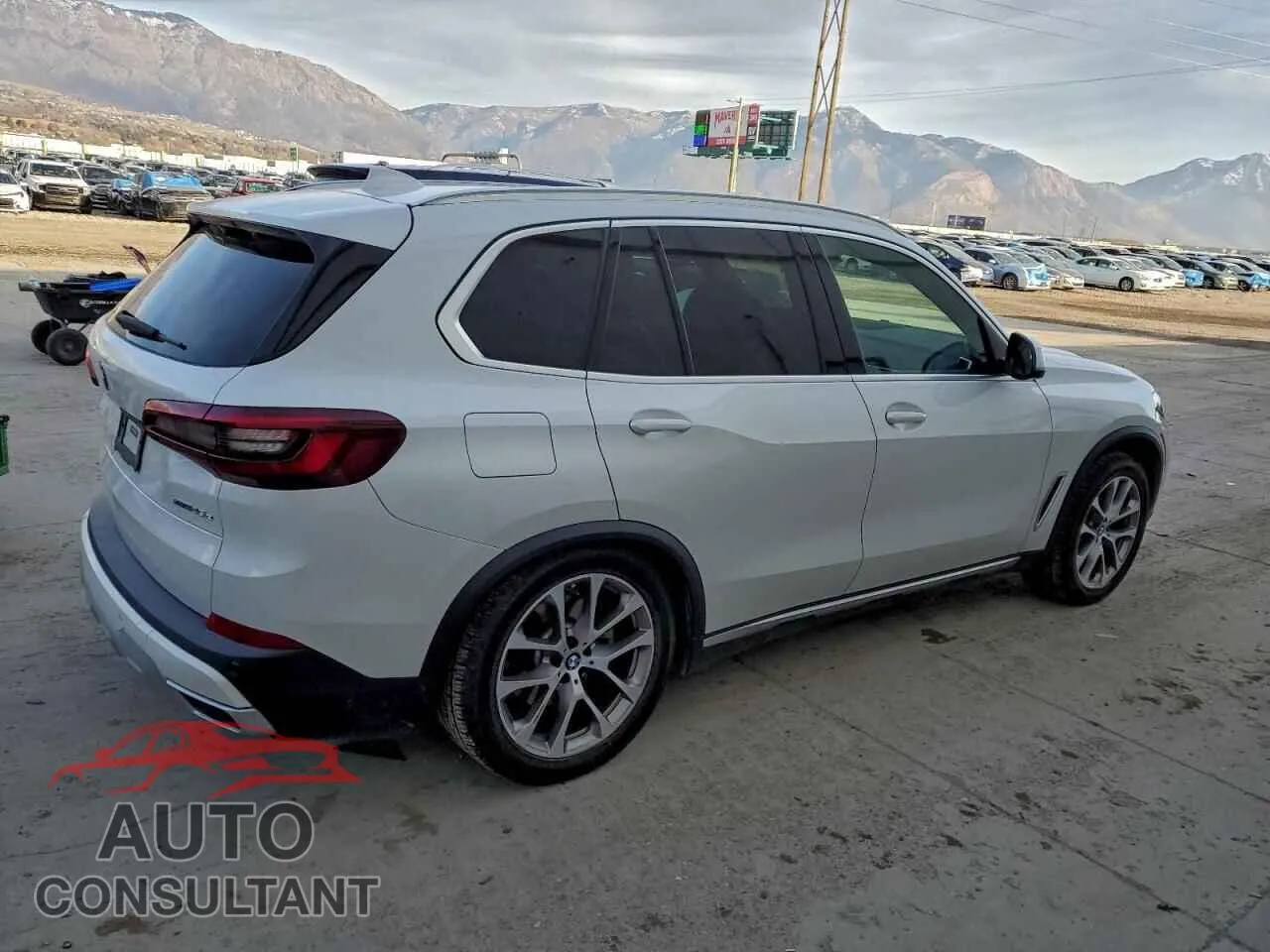 2021 BMW X5 Damaged VIN 5UXTA6C09M9D98191 – side profile