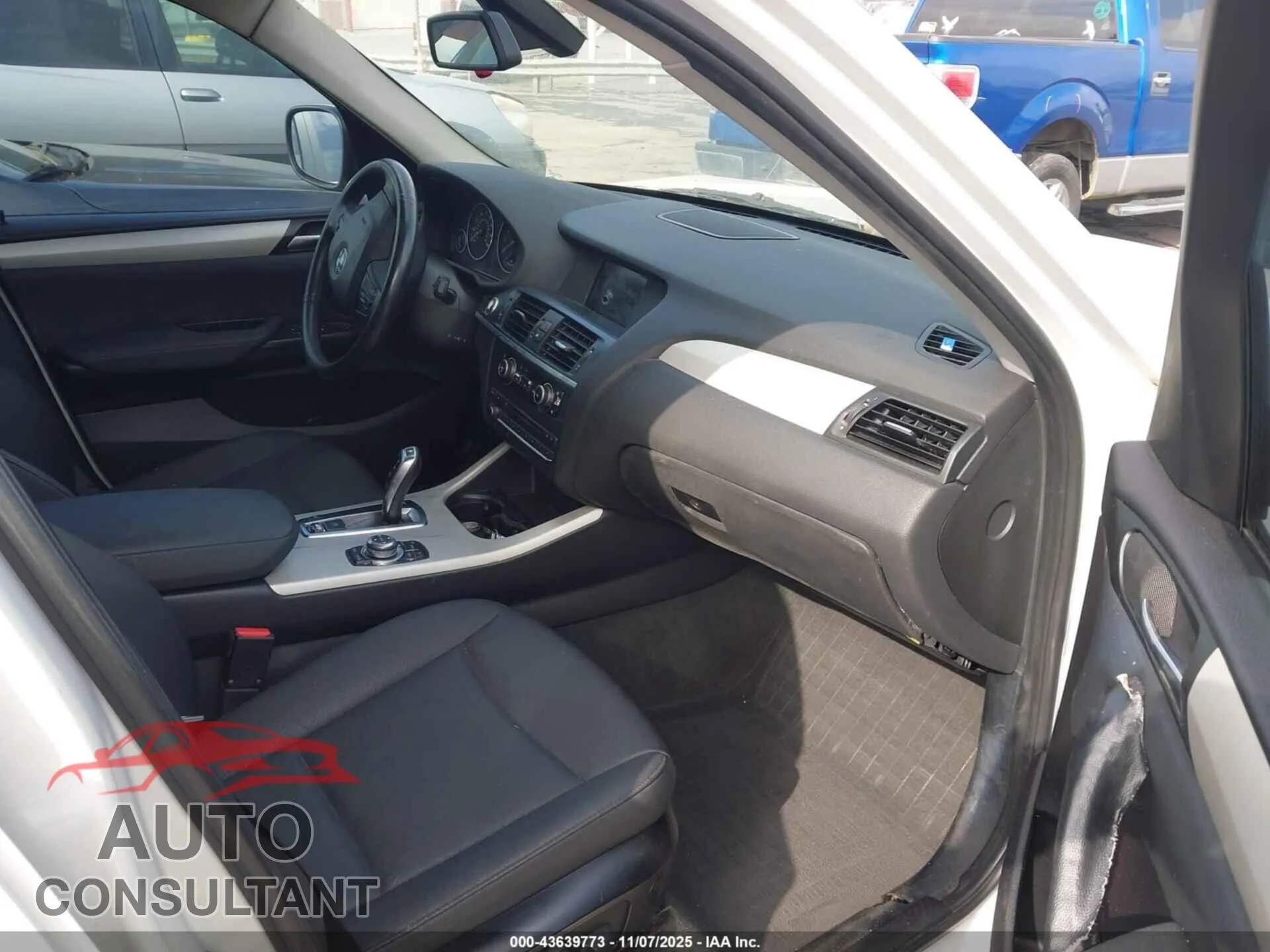 2011 BMW X3 Damaged VIN 5UXWX5C54BL702624 – interior seats 2011 BMW X3 Damaged VIN 5UXWX5C54BL702624 – interior seats
