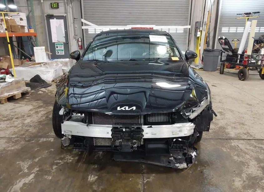 2022 KIA K5 Used VIN 5XXG64J28NG094493 – trunk area