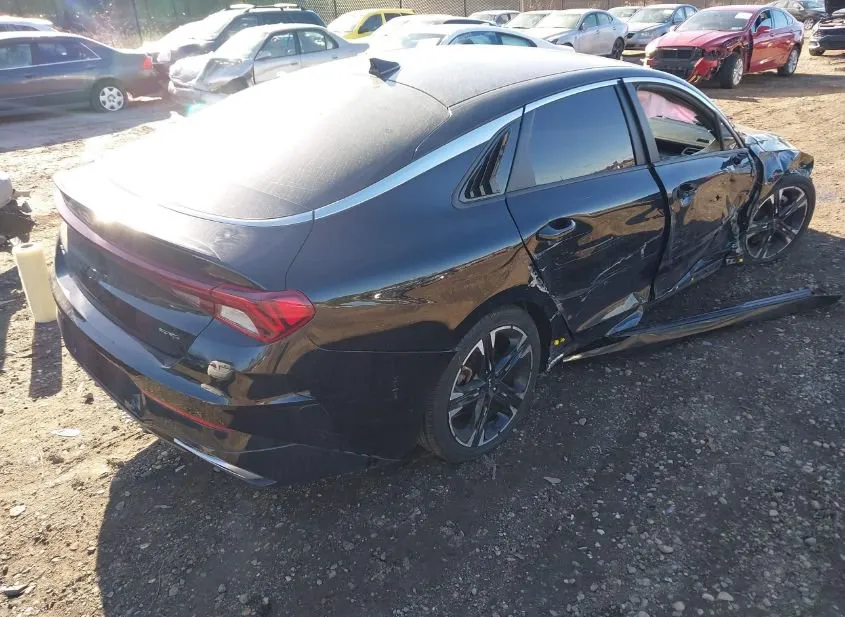 2022 KIA K5 Used VIN 5XXG64J2XNG104506 – trunk area