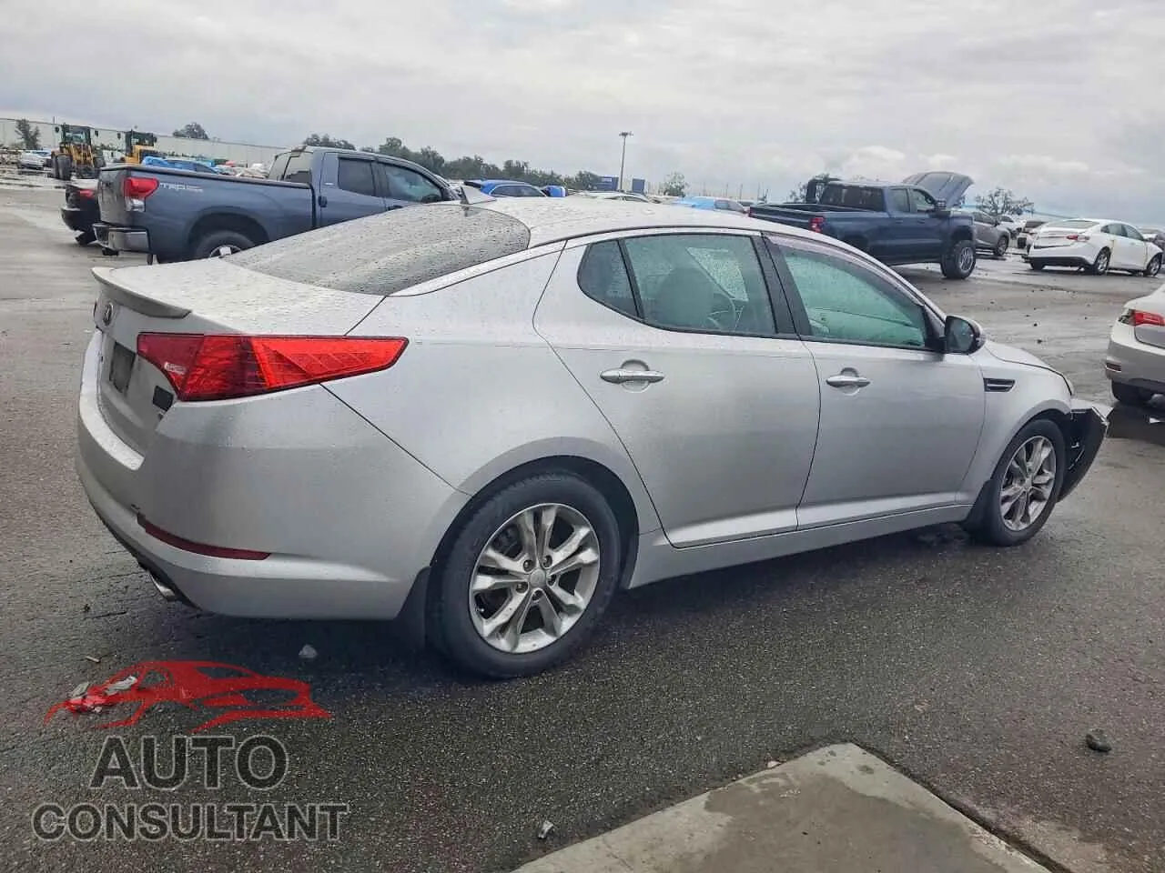 2013 KIA OPTIMA Damaged VIN 5XXGM4A75DG181039 – side profile