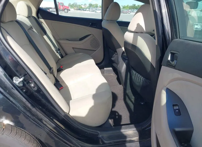 2015 KIA Optima VIN 5XXGM4A77FG377020