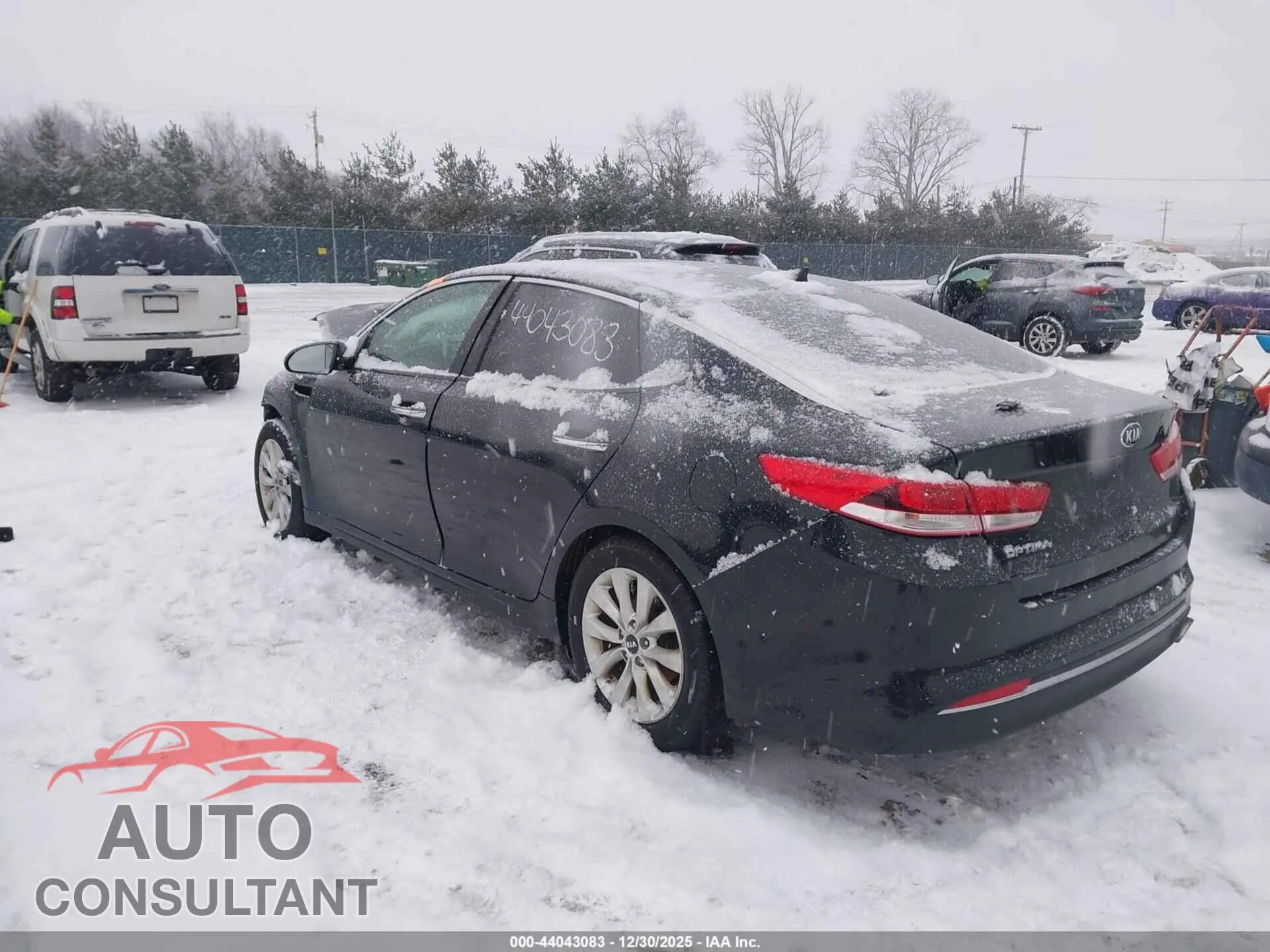 2017 KIA OPTIMA Damaged VIN 5XXGT4L36HG171106 – side profile 2017 KIA OPTIMA Damaged VIN 5XXGT4L36HG171106 – side profile