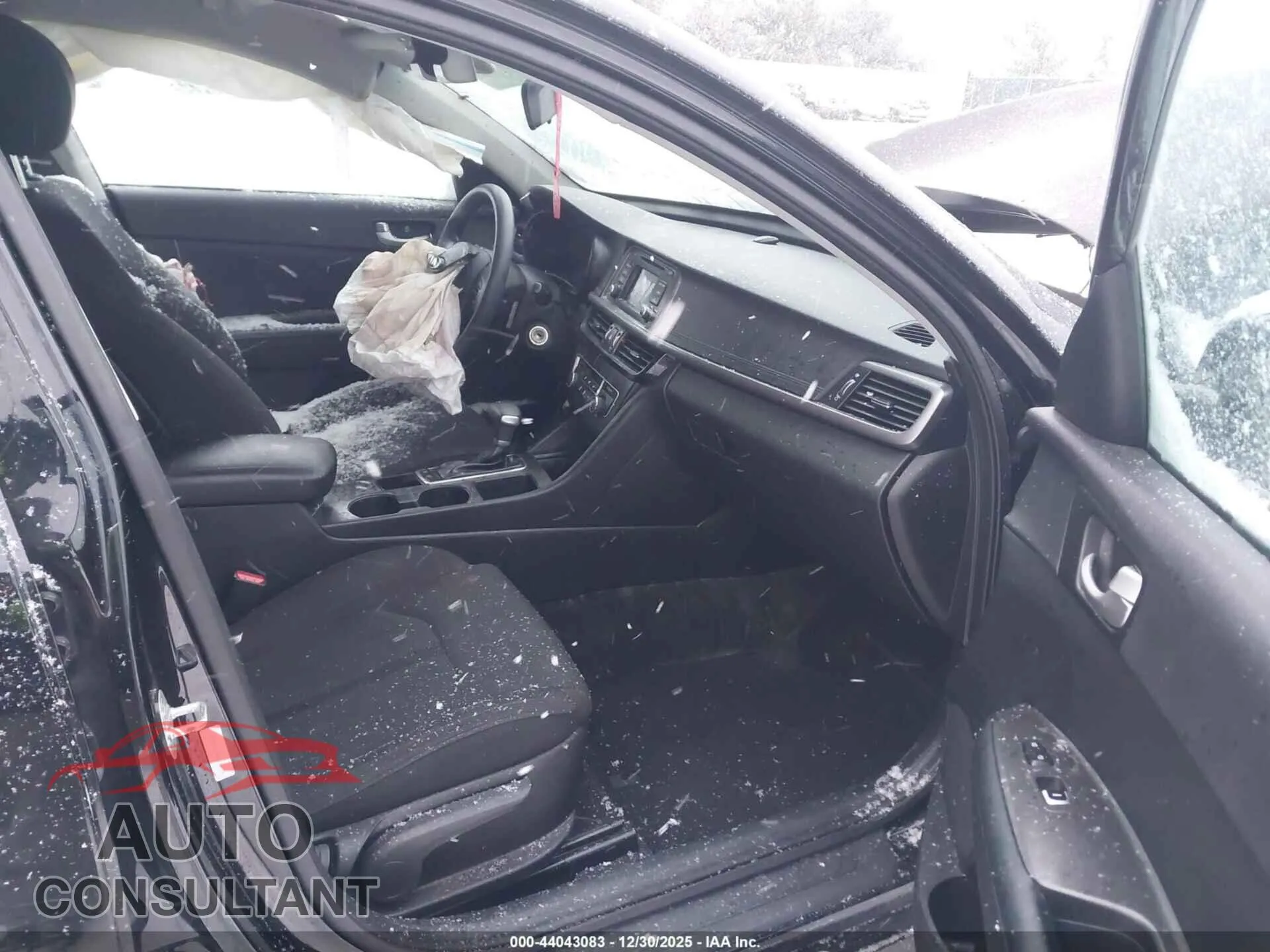2017 KIA OPTIMA Damaged VIN 5XXGT4L36HG171106 – interior seats 2017 KIA OPTIMA Damaged VIN 5XXGT4L36HG171106 – interior seats