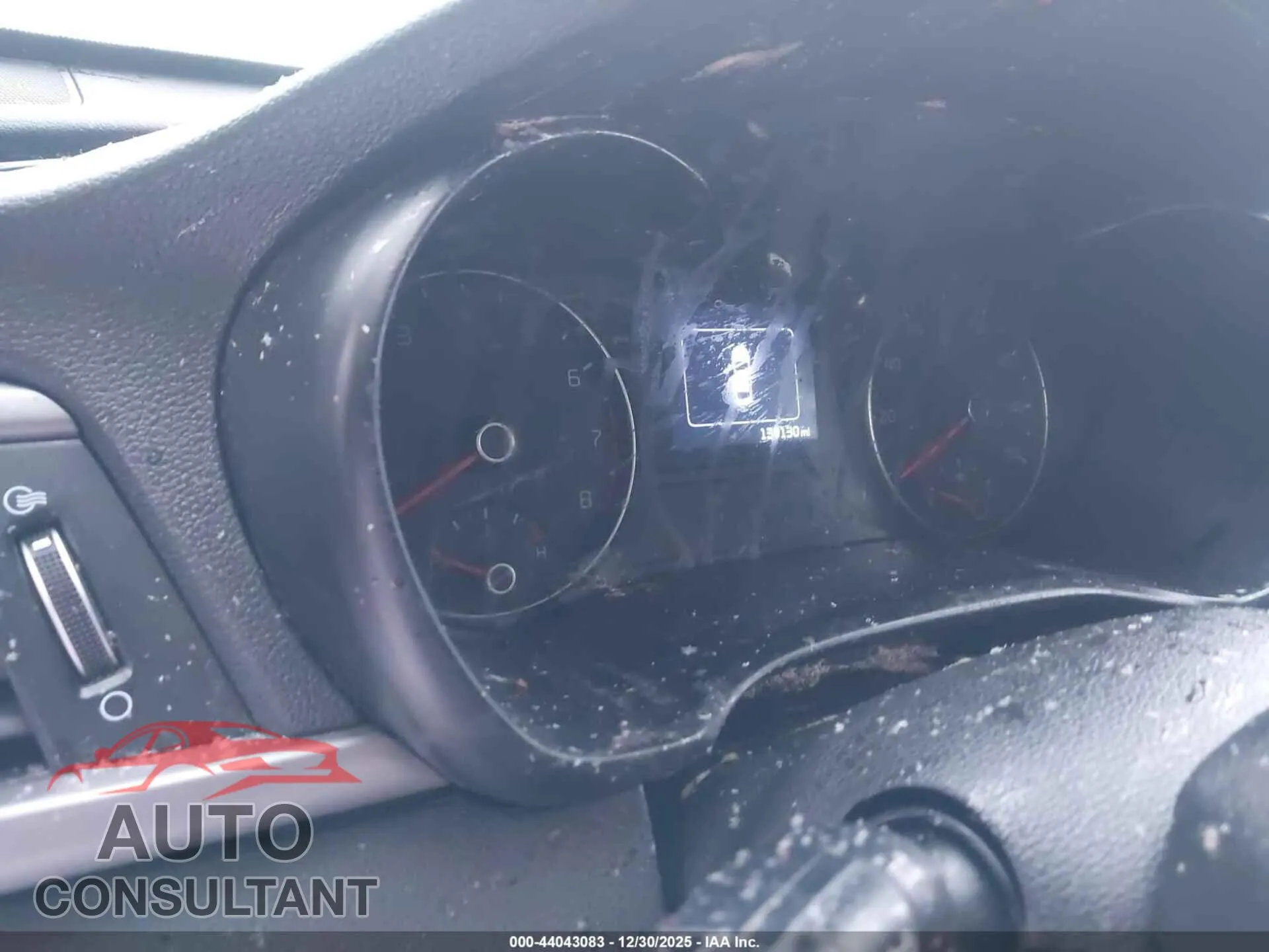 2017 KIA OPTIMA Damaged VIN 5XXGT4L36HG171106 – exterior detail 2017 KIA OPTIMA Damaged VIN 5XXGT4L36HG171106 – exterior detail