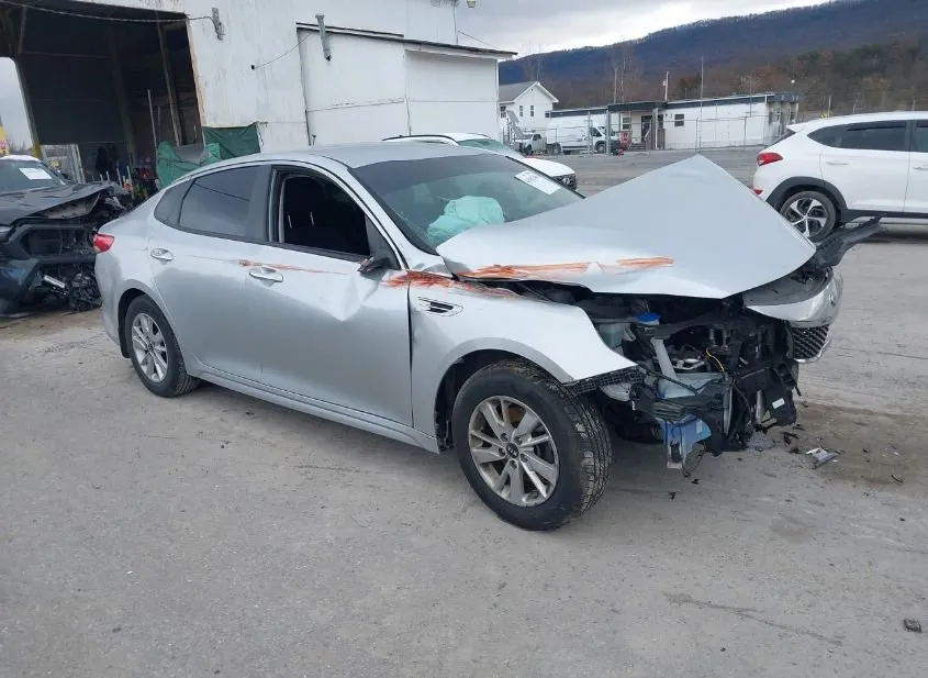 2018 KIA Optima Used VIN 5XXGT4L39JG186379 – trunk area