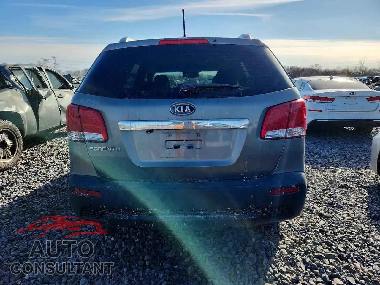 2012 KIA SORENTO Damaged VIN 5XYKT3A65CG286298 – engine bay