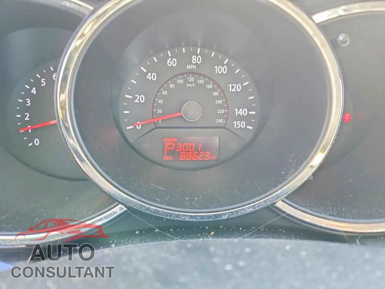 2012 KIA SORENTO Damaged VIN 5XYKT3A65CG286298 – trunk area