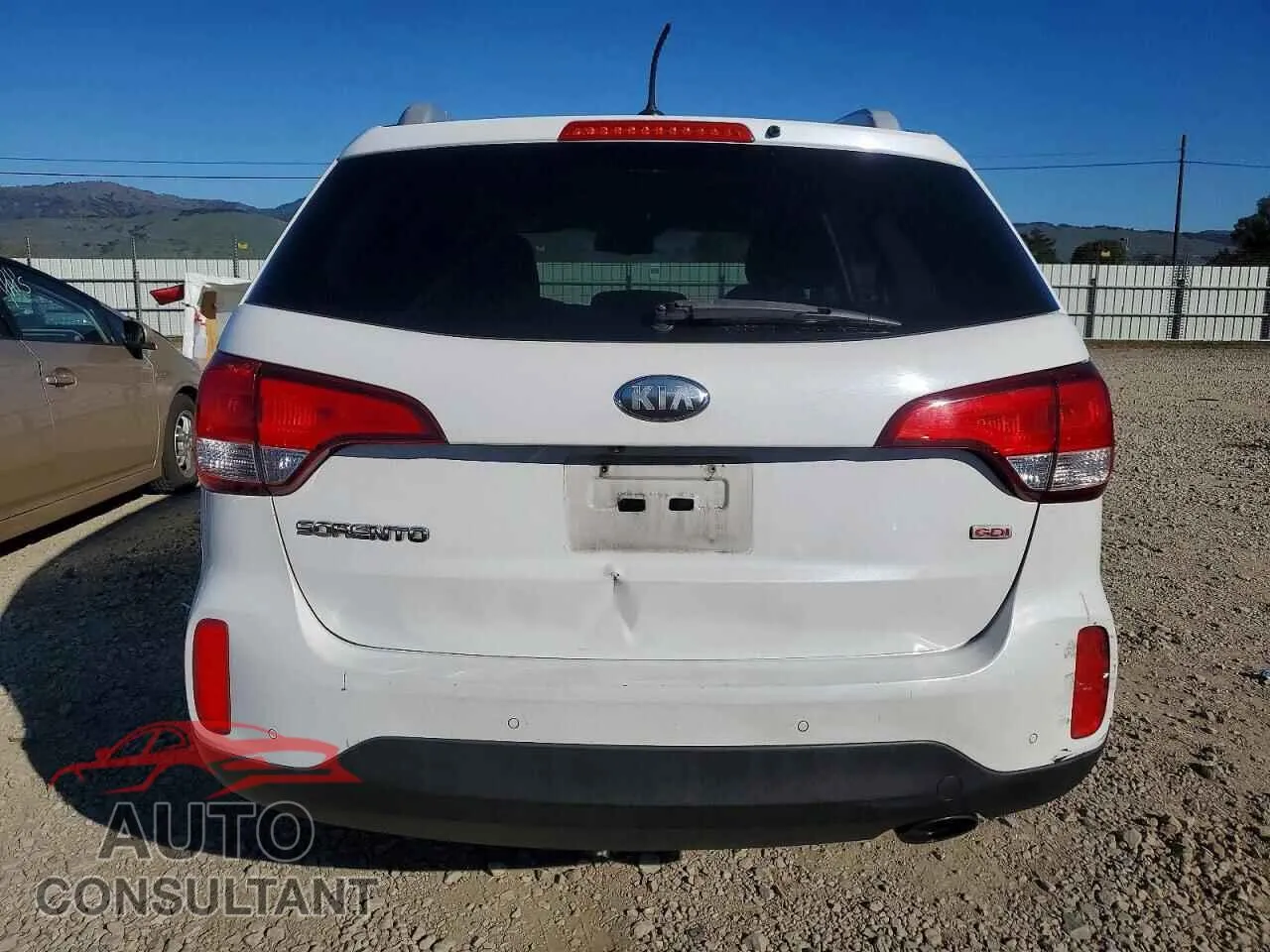 2014 KIA SORENTO Damaged VIN 5XYKT3A69EG448694 – engine bay