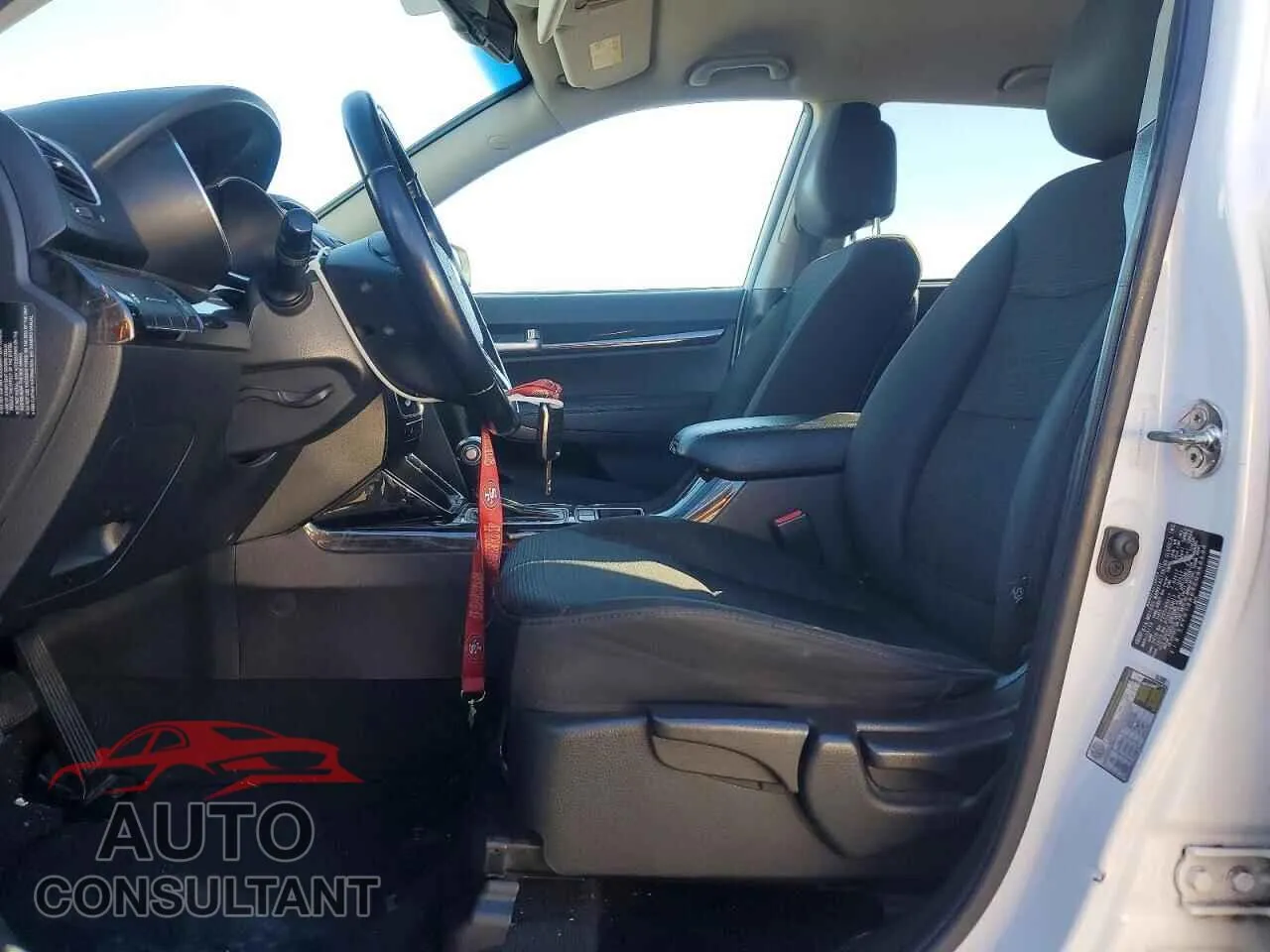 2014 KIA SORENTO Damaged VIN 5XYKT3A69EG448694 – exterior detail