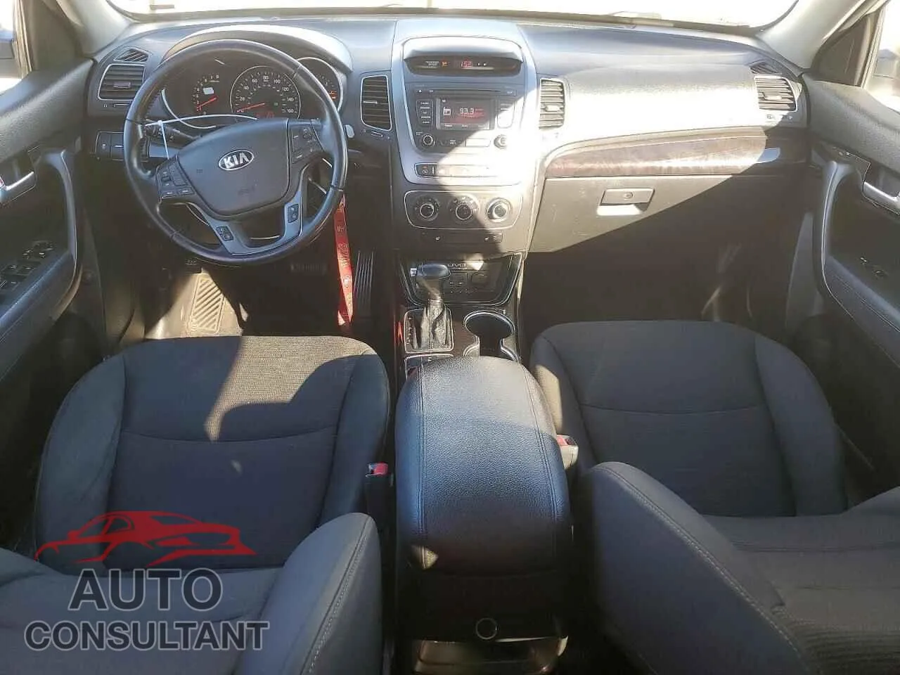 2014 KIA SORENTO Damaged VIN 5XYKT3A69EG448694 – undercarriage