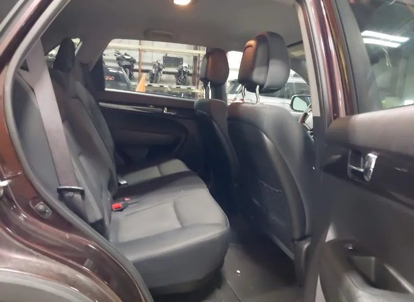 2011 KIA Sorento Used VIN 5XYKT4A10BG089404 – side profile