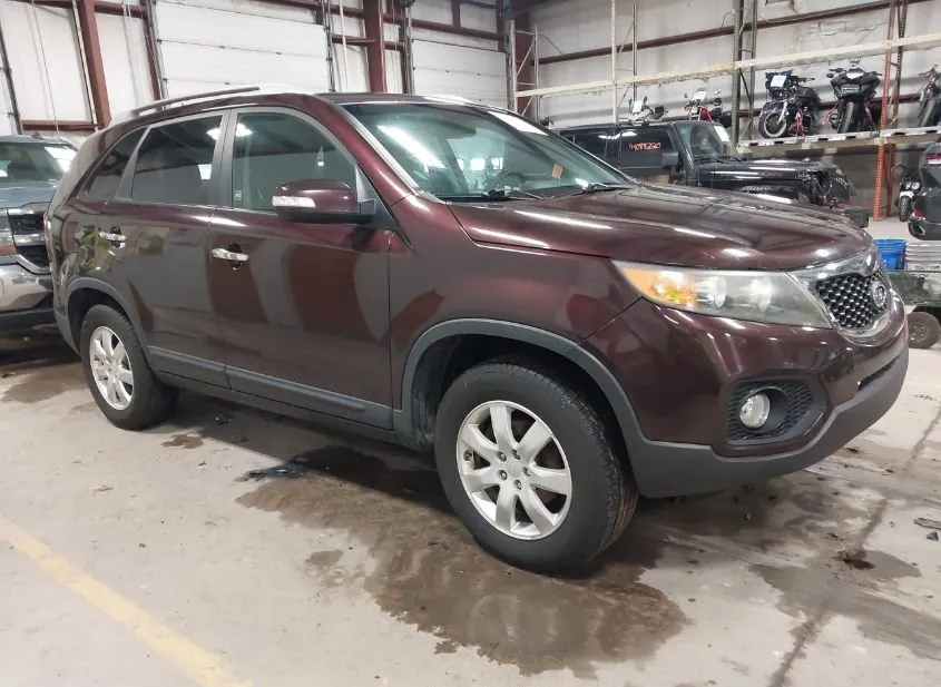 2011 KIA Sorento Used VIN 5XYKT4A10BG089404 – exterior detail