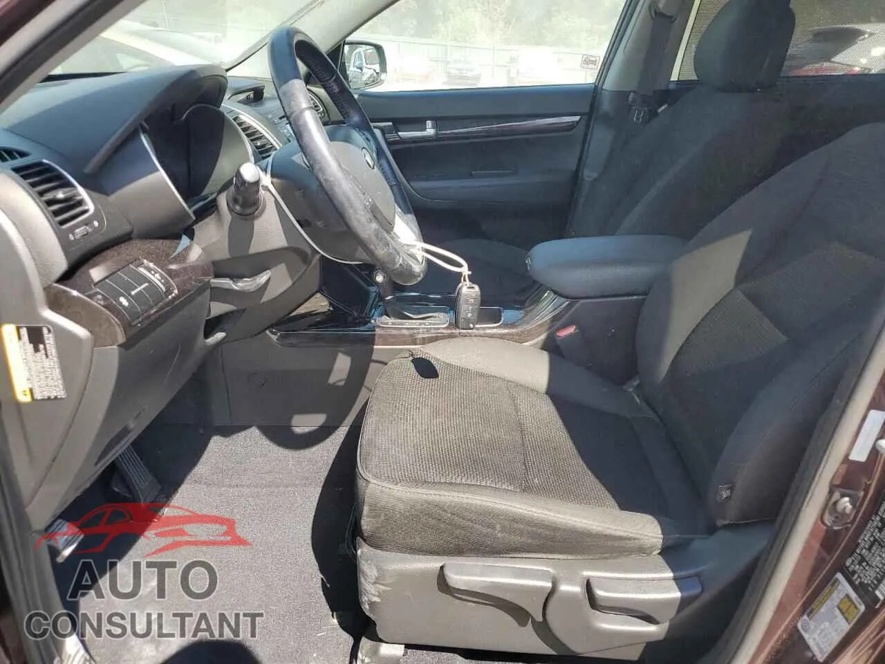 2014 KIA SORENTO Used VIN 5XYKT4A67EG432189 – exterior detail