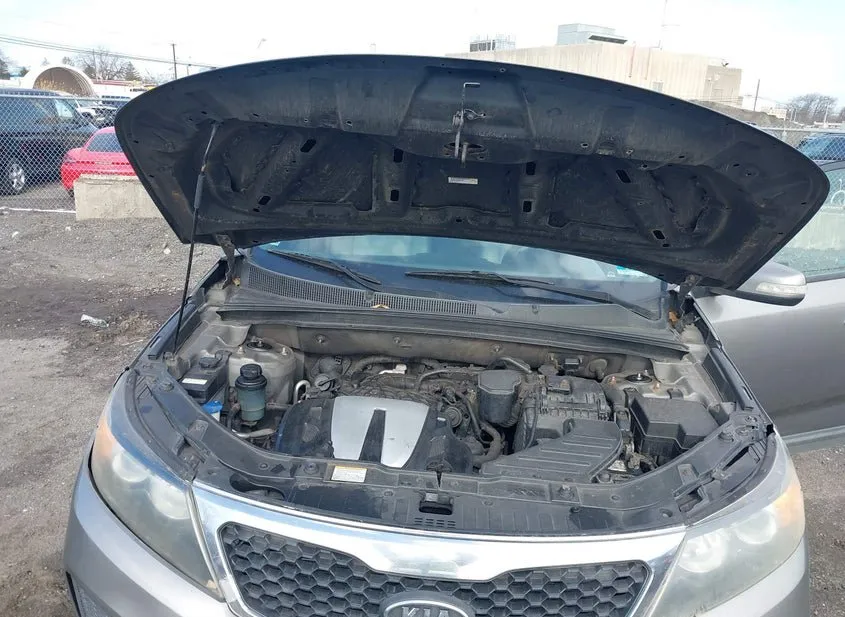 2011 KIA Sorento VIN 5XYKTDA2XBG047900