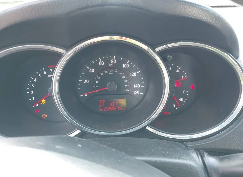 2011 KIA Sorento Used VIN 5XYKTDA2XBG047900 – photo 12