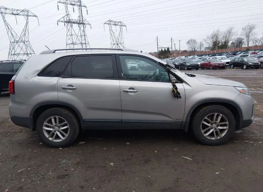 2015 KIA Sorento Used VIN 5XYKTDA71FG609829 – rear exterior