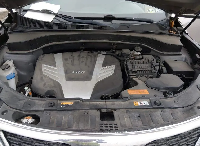2015 KIA Sorento Used VIN 5XYKTDA71FG609829 – trunk area