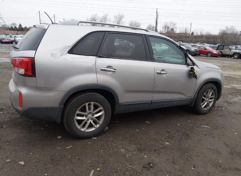 2015 KIA Sorento Used VIN 5XYKTDA71FG609829 – photo 14