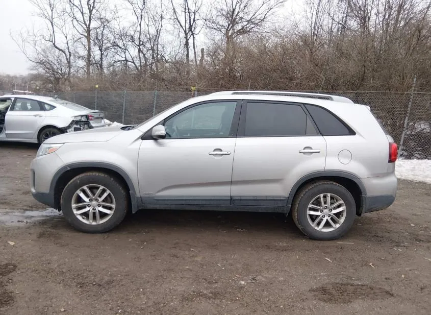 2015 KIA Sorento Used VIN 5XYKTDA71FG609829 – photo 15