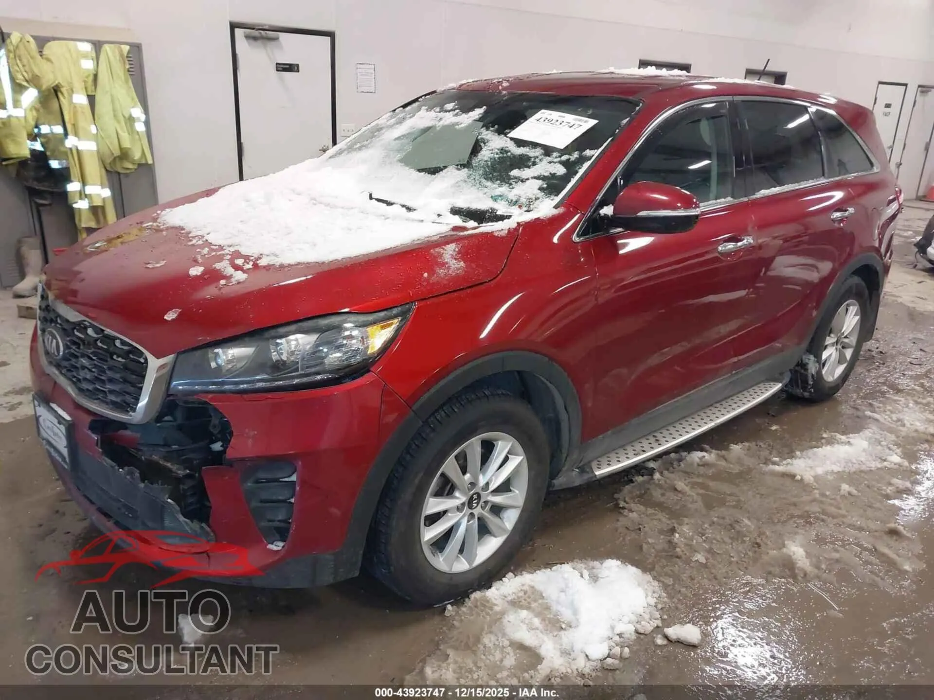 2019 KIA SORENTO Damaged VIN 5XYPG4A31KG571567 – rear exterior