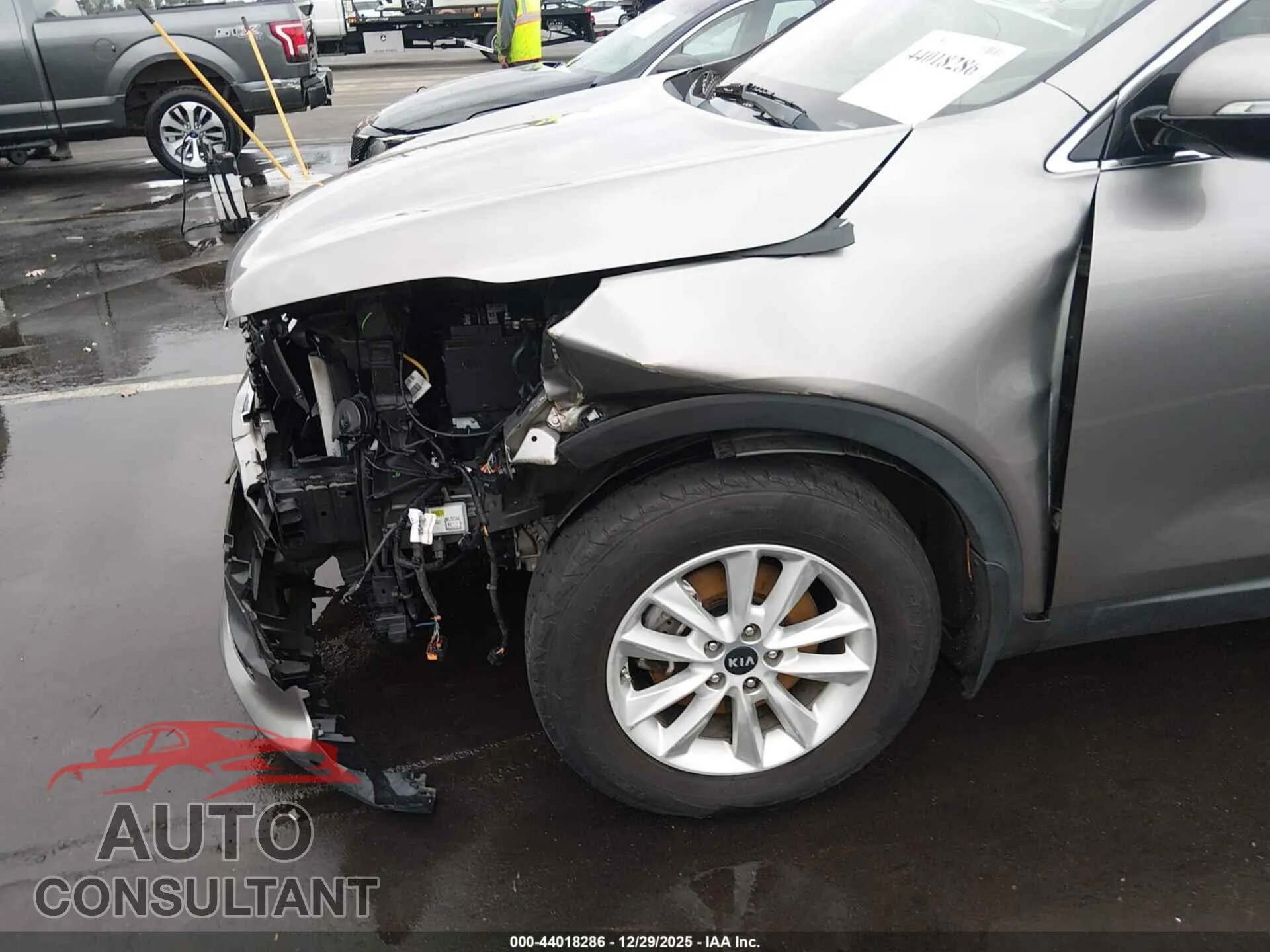 2019 KIA SORENTO Damaged VIN 5XYPG4A37KG531669 – photo 17