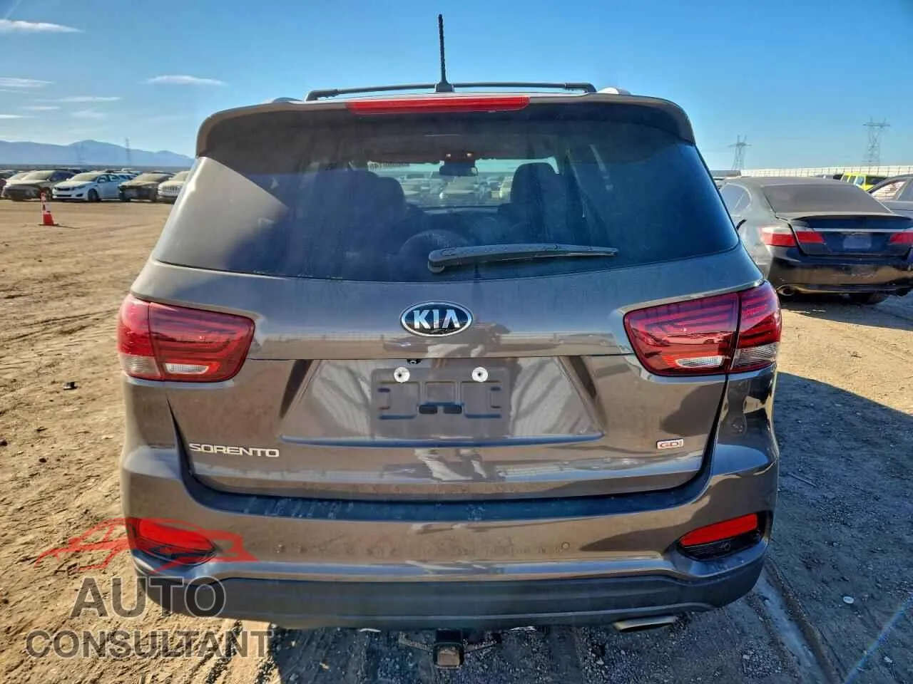 2020 KIA SORENTO Damaged VIN 5XYPG4A37LG626797 – engine bay 2020 KIA SORENTO Damaged VIN 5XYPG4A37LG626797 – engine bay