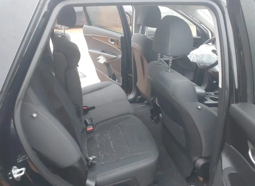 2019 KIA Sorento Used VIN 5XYPG4A39KG569503 – trunk area