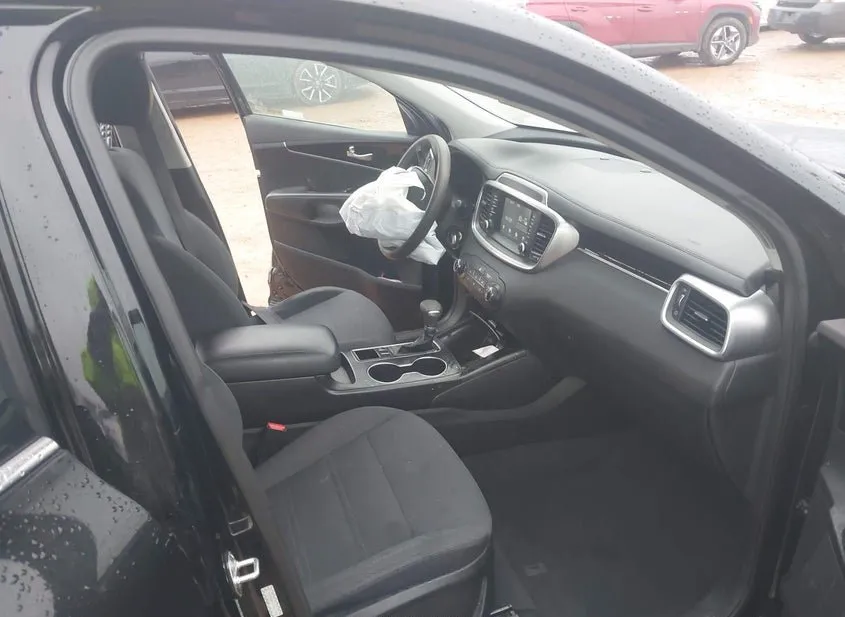 2019 KIA Sorento Used VIN 5XYPG4A39KG569503 – photo 16