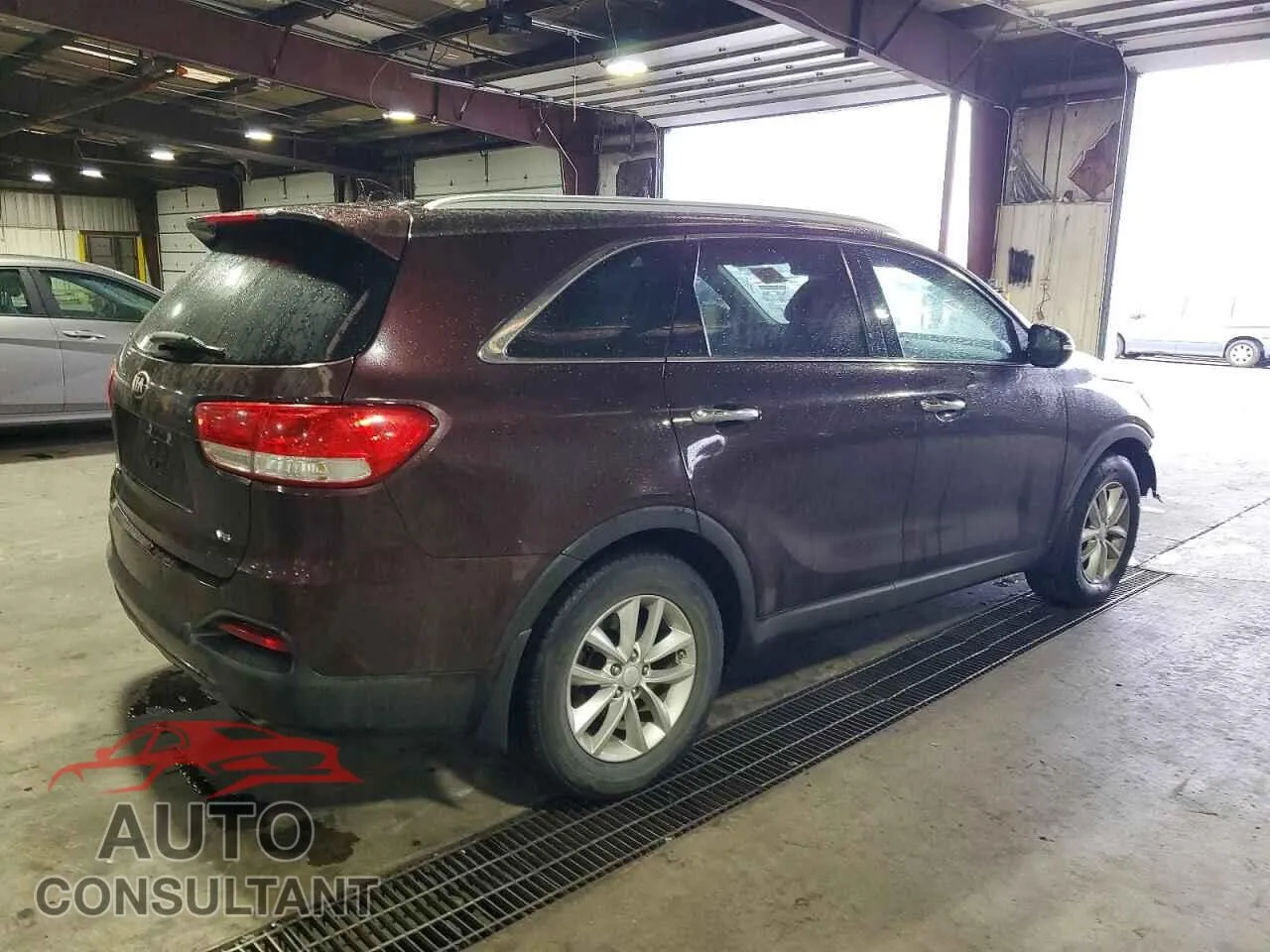 2016 KIA SORENTO Damaged VIN 5XYPG4A52GG049992 – side profile