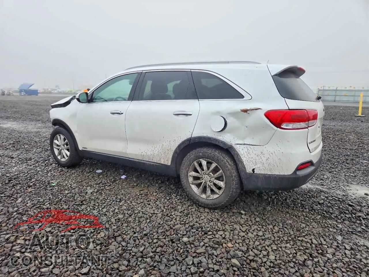 2016 KIA SORENTO Damaged VIN 5XYPGDA38GG060526 – rear exterior