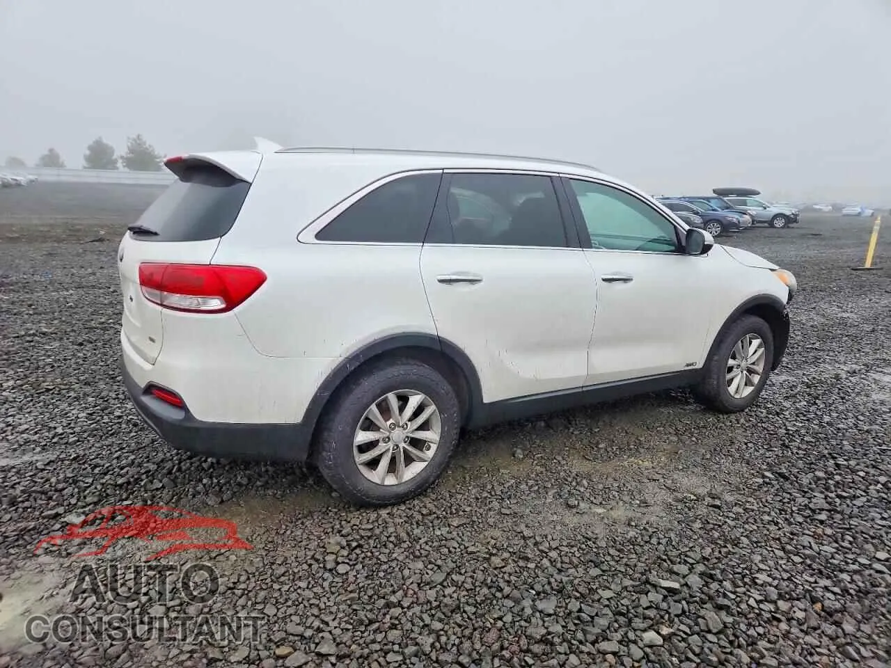2016 KIA SORENTO Damaged VIN 5XYPGDA38GG060526 – side profile
