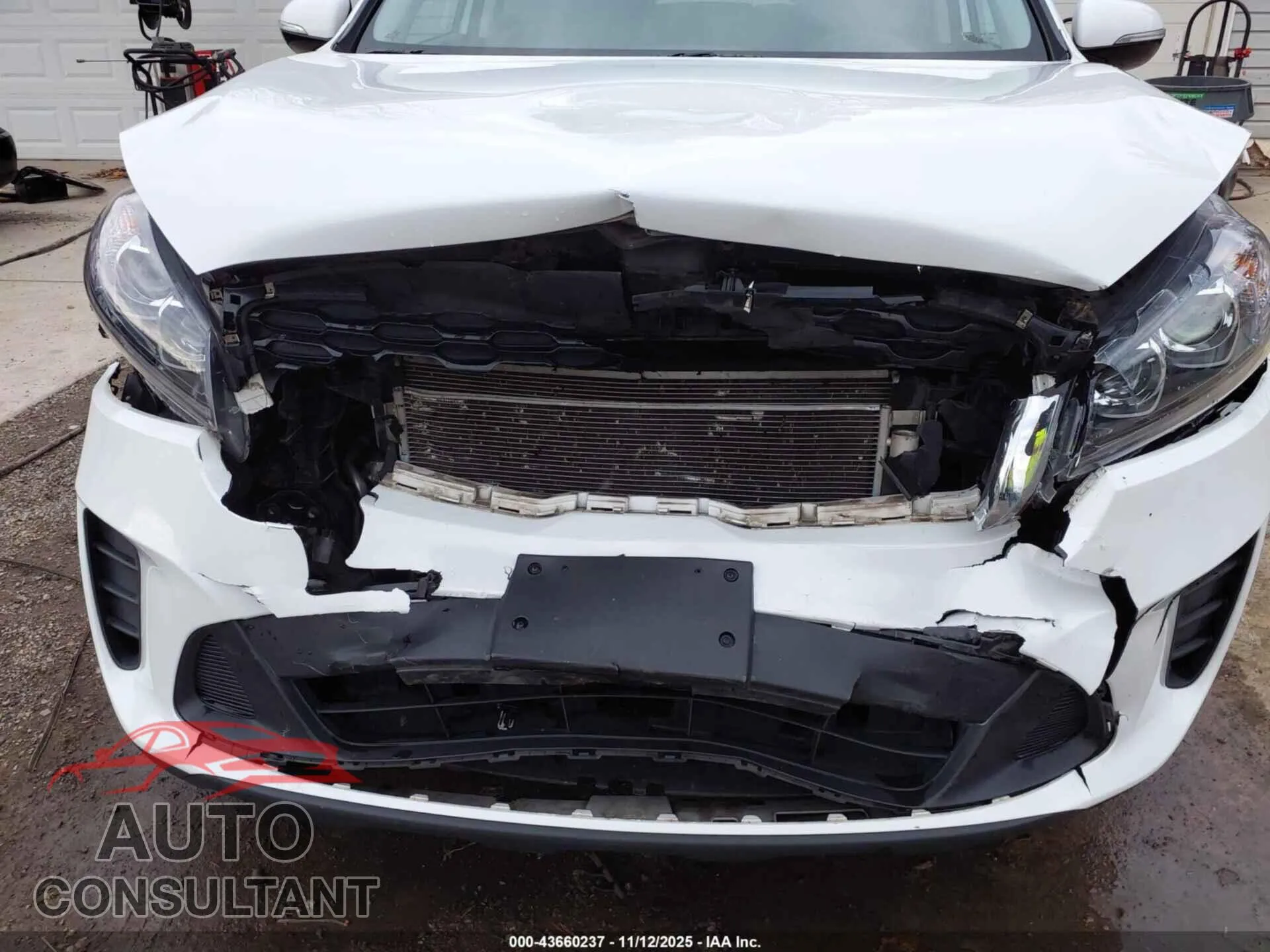 2020 KIA SORENTO Damaged VIN 5XYPGDA39LG651250 – engine bay