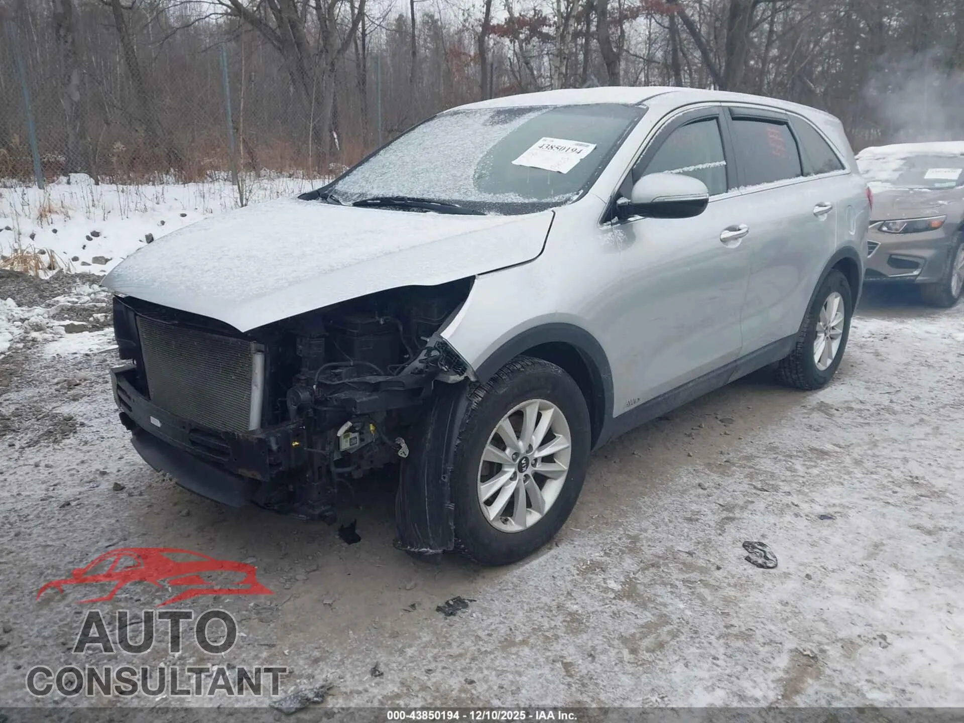 2019 KIA SORENTO Damaged VIN 5XYPGDA52KG480101 – rear exterior