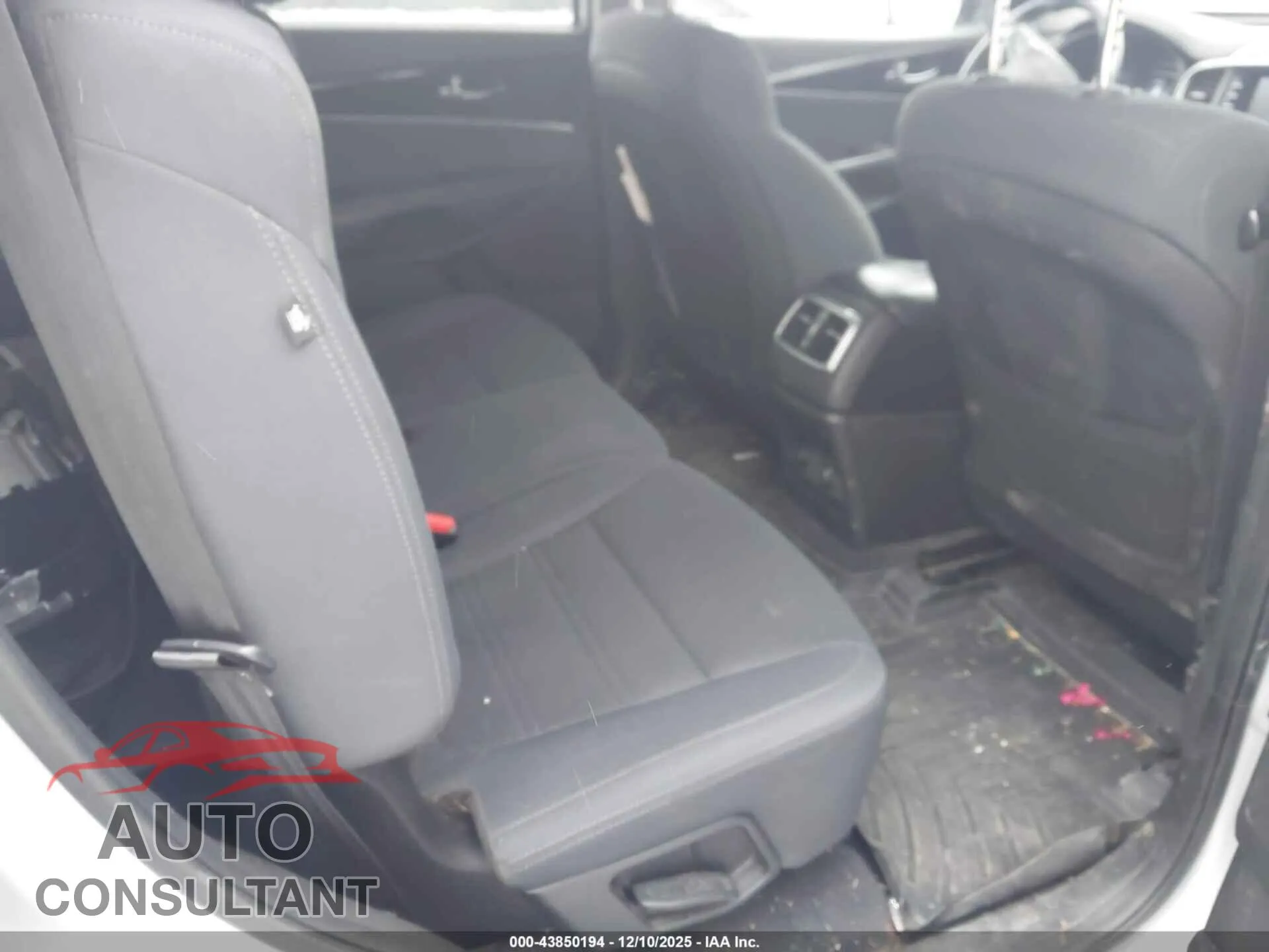 2019 KIA SORENTO Damaged VIN 5XYPGDA52KG480101 – undercarriage