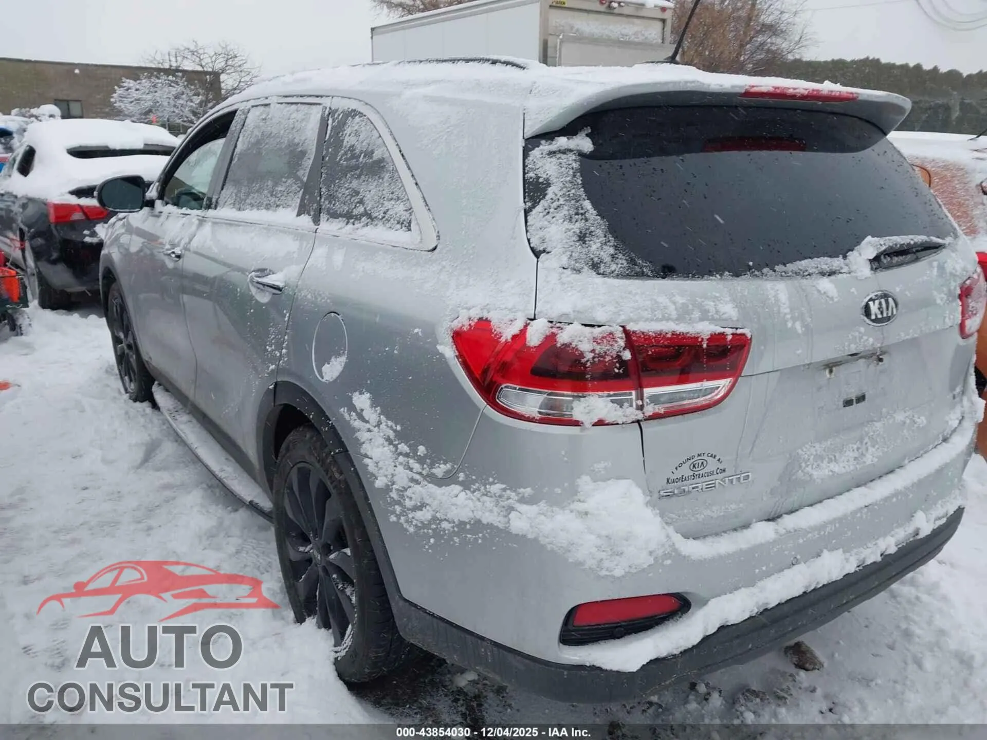 2019 KIA SORENTO Damaged VIN 5XYPGDA53KG583575 – side profile