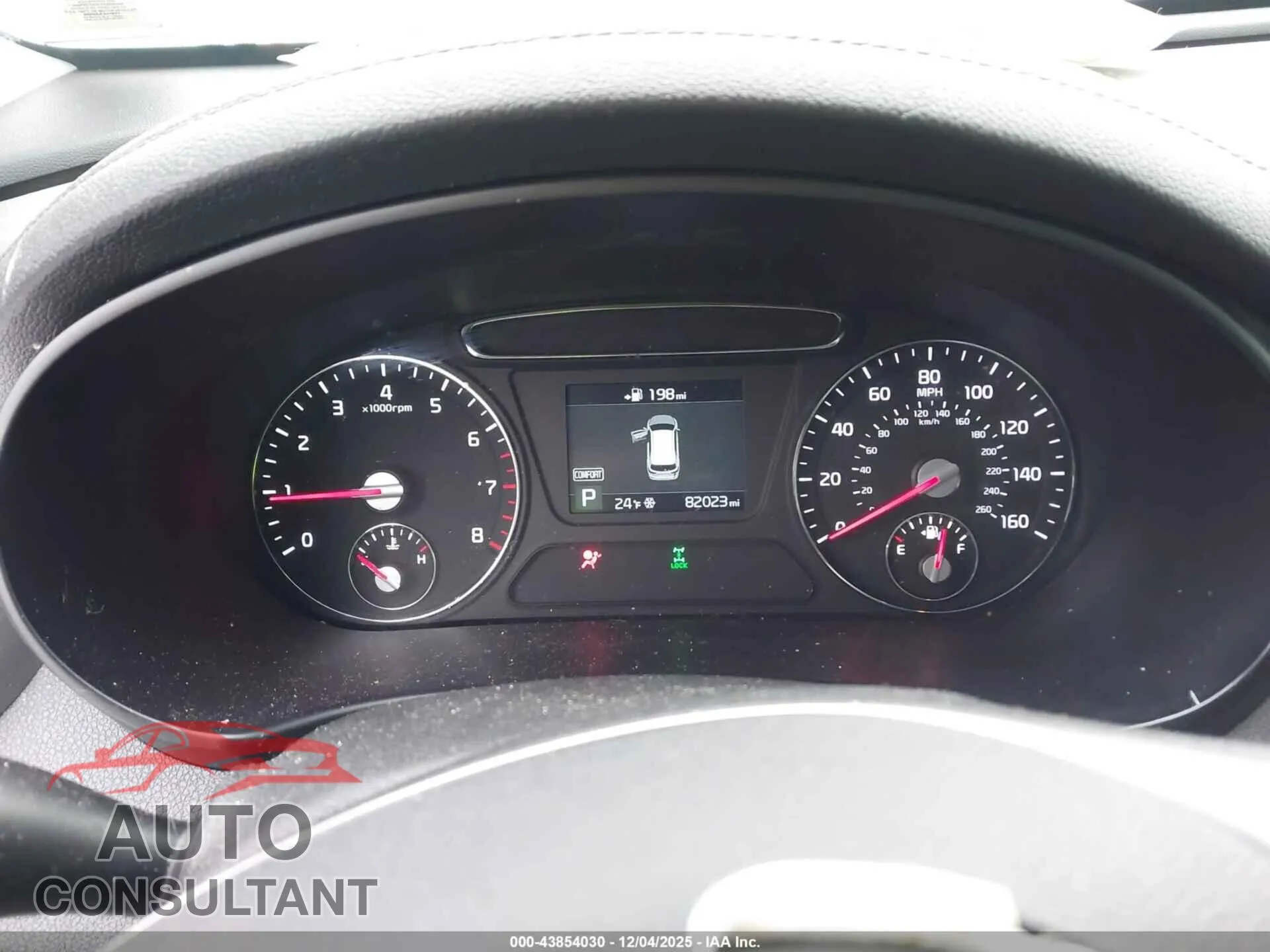 2019 KIA SORENTO Damaged VIN 5XYPGDA53KG583575 – exterior detail