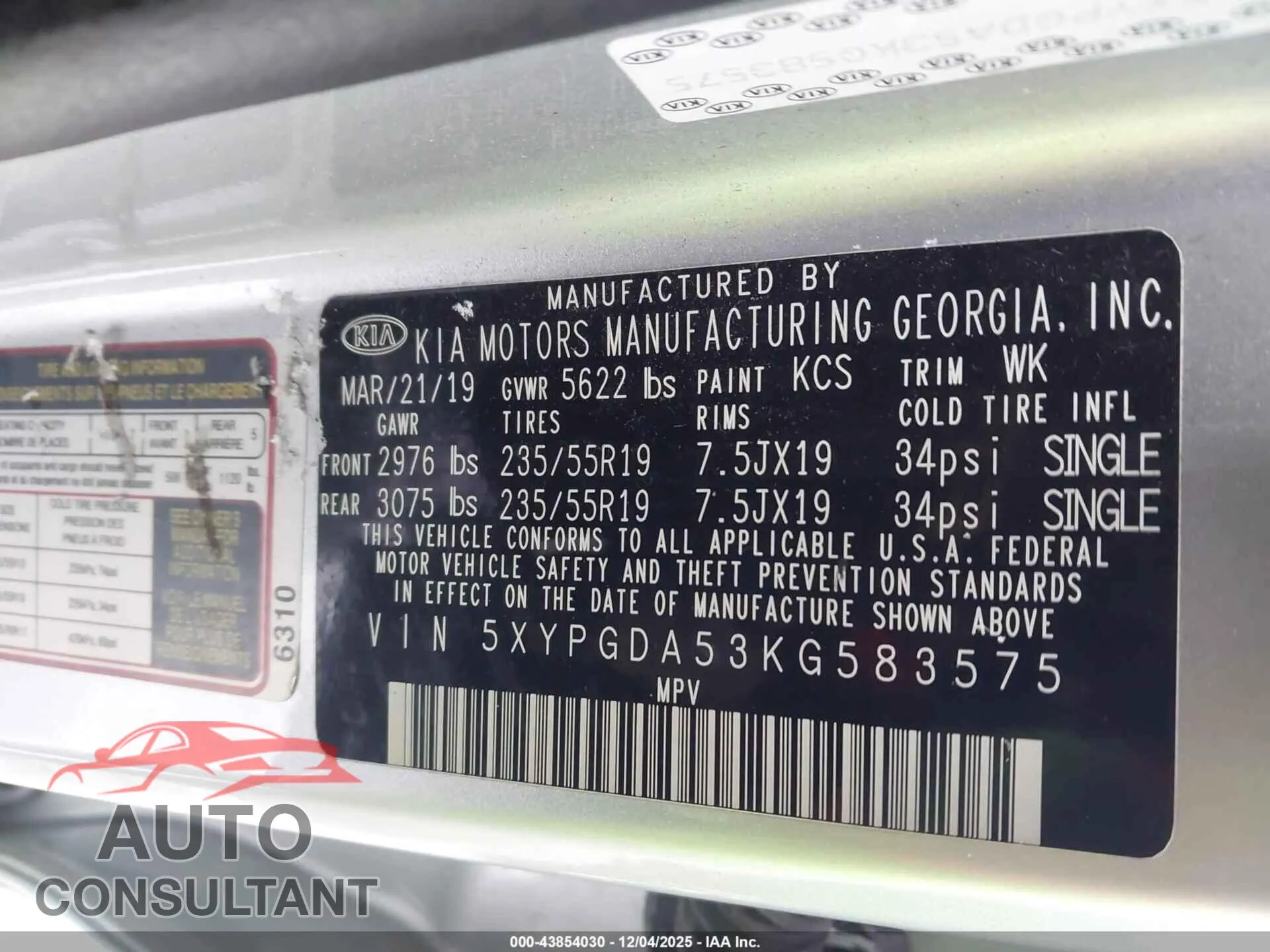 2019 KIA SORENTO Damaged VIN 5XYPGDA53KG583575 – trunk area