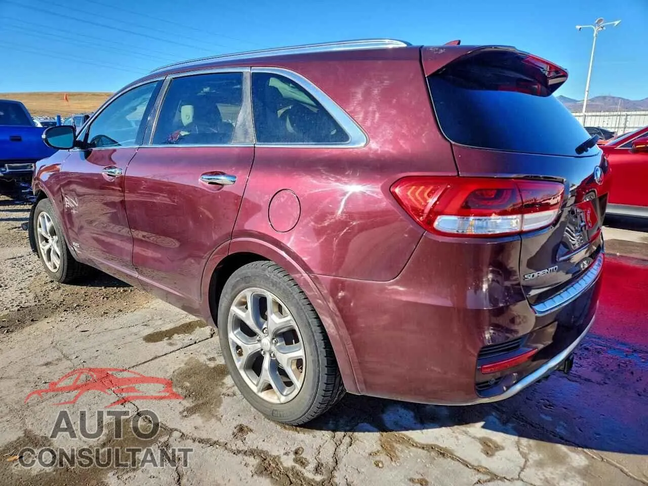 2018 KIA SORENTO Damaged VIN 5XYPKDA58JG361000 – rear exterior