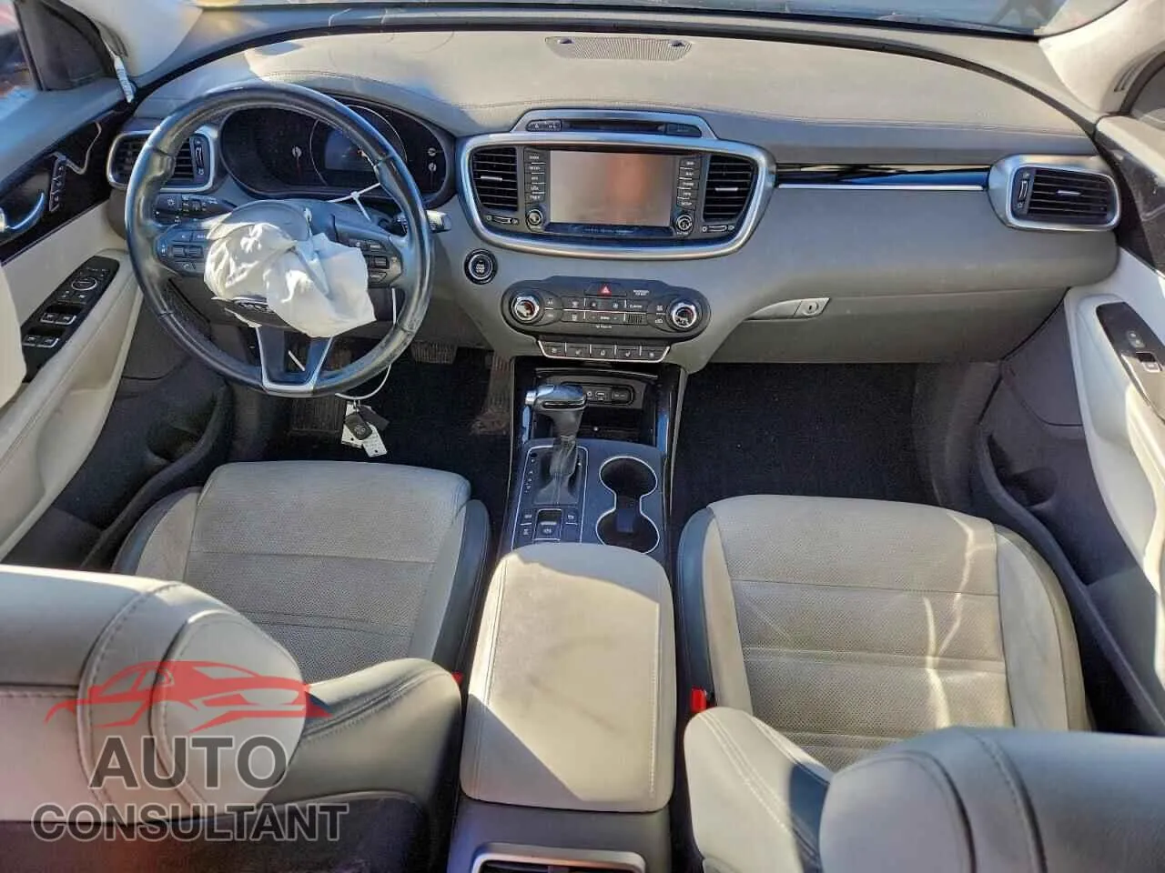 2018 KIA SORENTO Damaged VIN 5XYPKDA58JG361000 – undercarriage