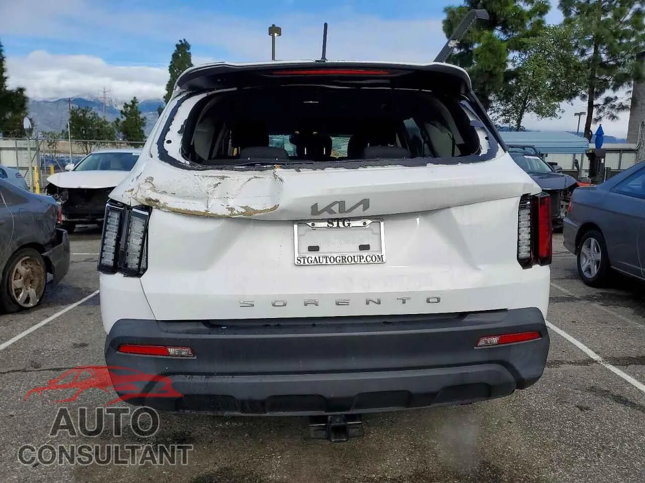 2022 KIA SORENTO Damaged VIN 5XYRG4LC6NG119057 – engine bay
