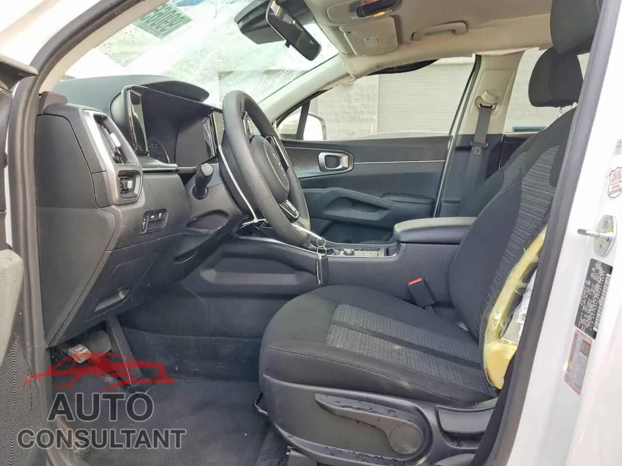 2022 KIA SORENTO Damaged VIN 5XYRG4LC6NG119057 – exterior detail