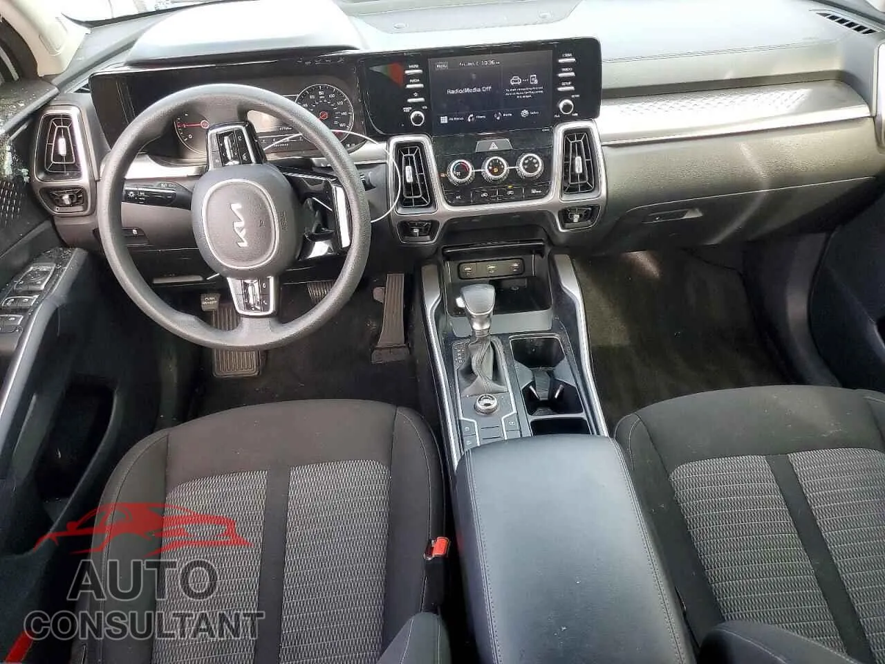 2022 KIA SORENTO Damaged VIN 5XYRG4LC6NG119057 – undercarriage