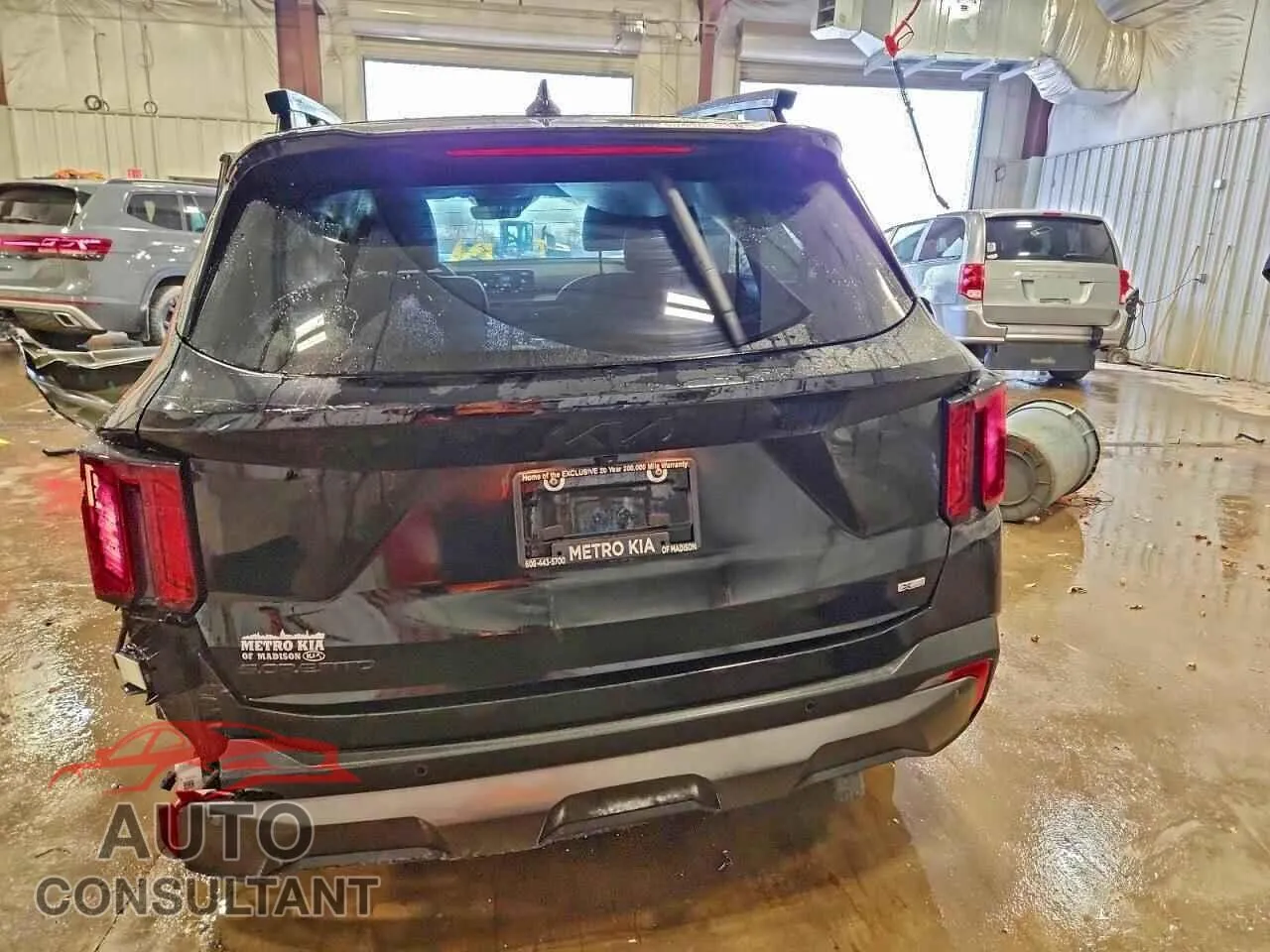 2025 KIA SORENTO Damaged VIN 5XYRHDJF6SG327087 – engine bay