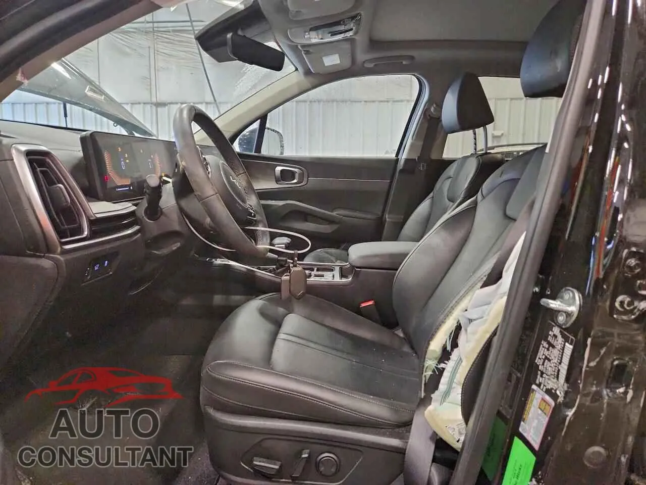 2025 KIA SORENTO Damaged VIN 5XYRHDJF6SG327087 – exterior detail