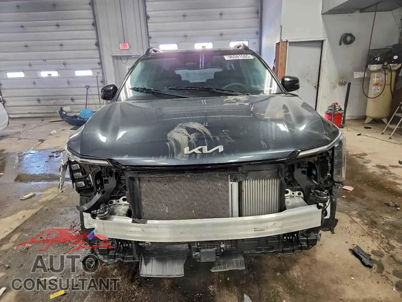 2024 KIA SORENTO Damaged VIN 5XYRHDJF9RG306910 – interior seats