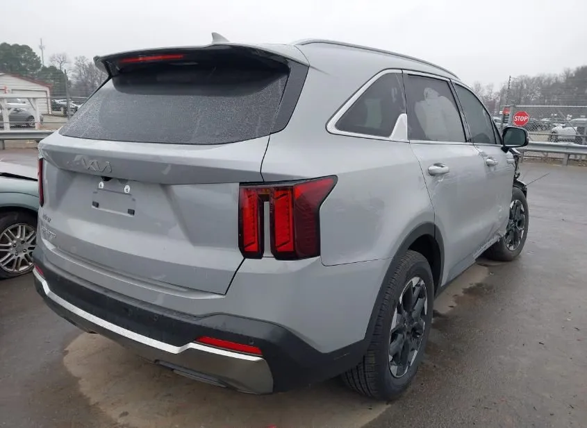 2025 KIA Sorento Used VIN 5XYRL4JC5SG377211 – rear exterior